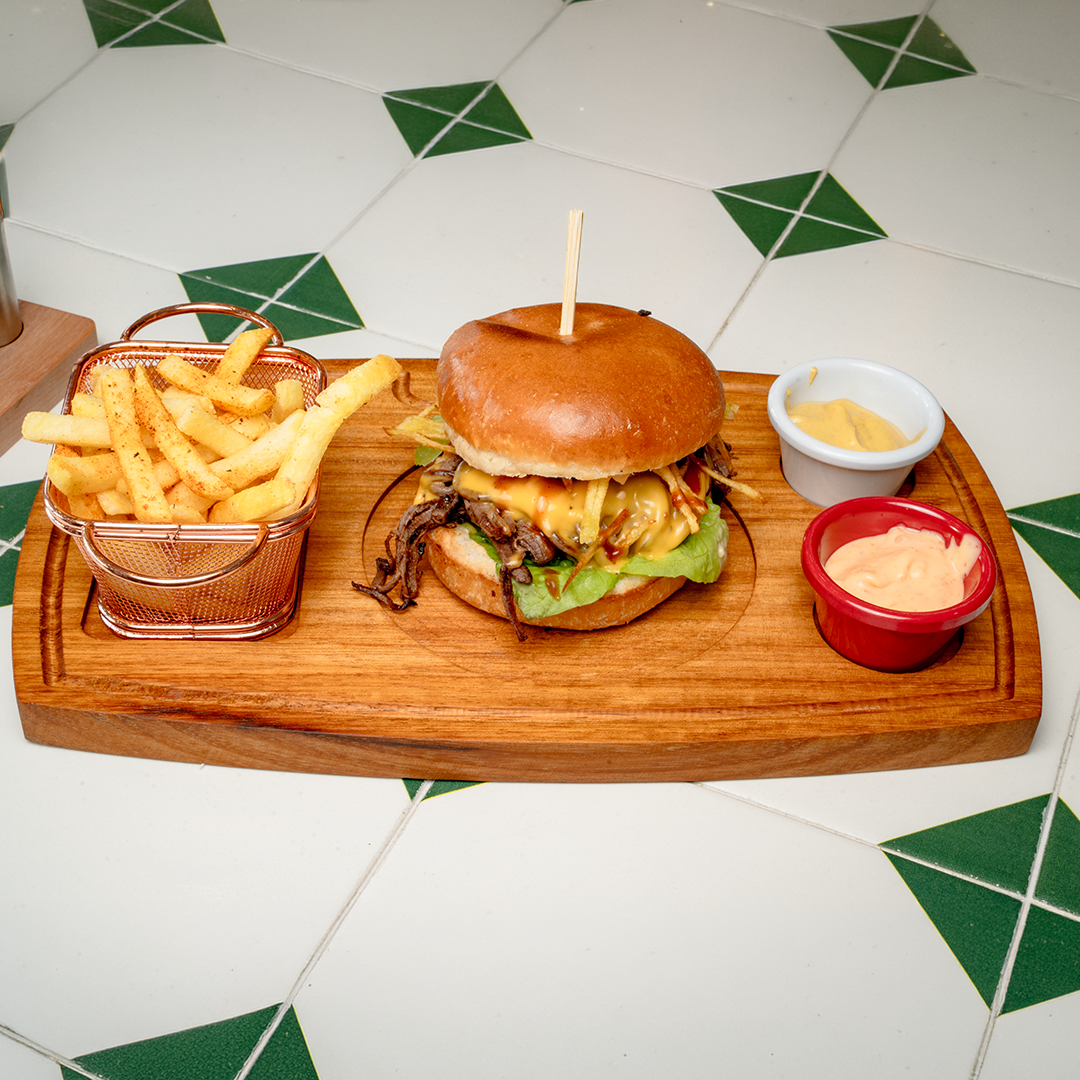 BBQ ETLİ BURGER