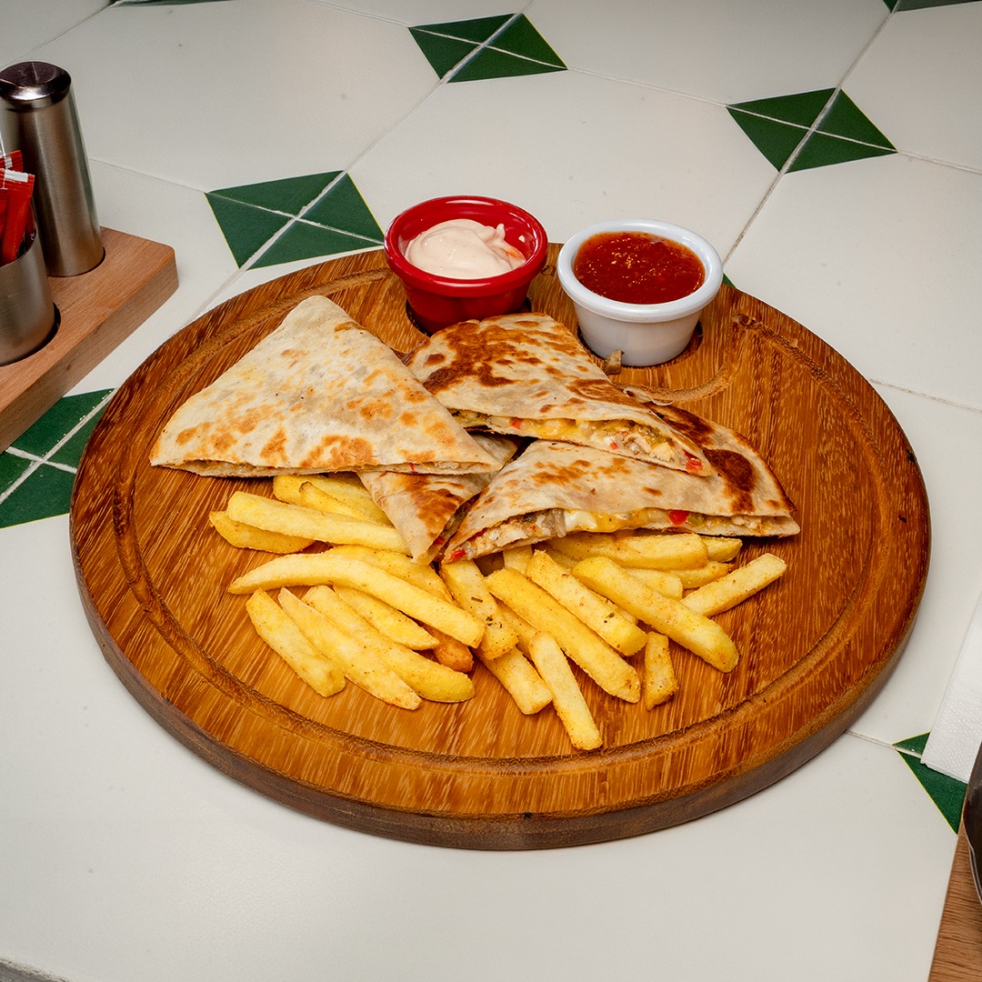 TAVUKLU QUESADILLA